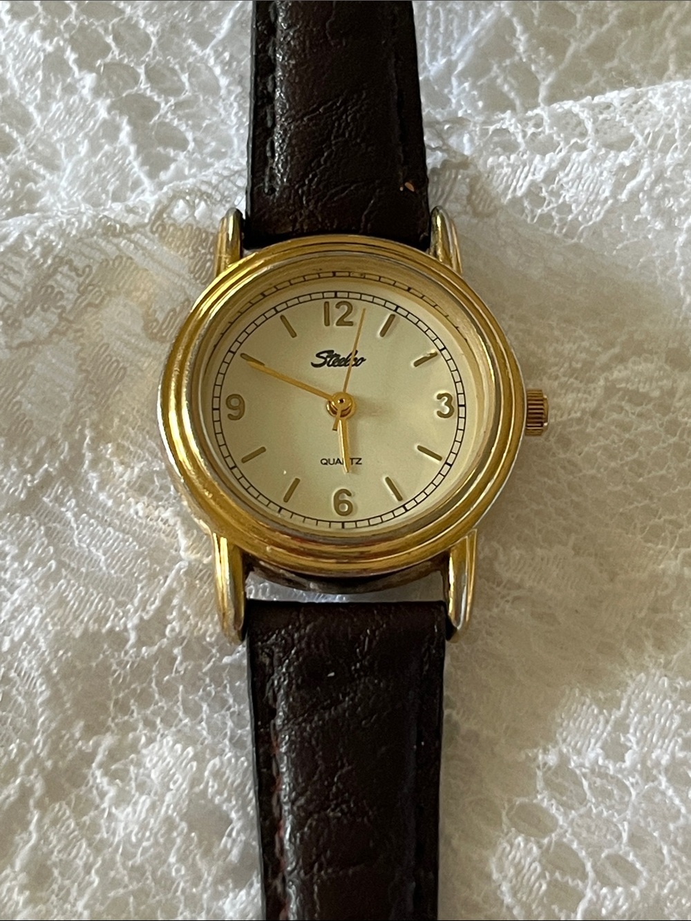 1997 Vintage Gold-Tone Round Watch with Cream Dial and Brown Leather Strap